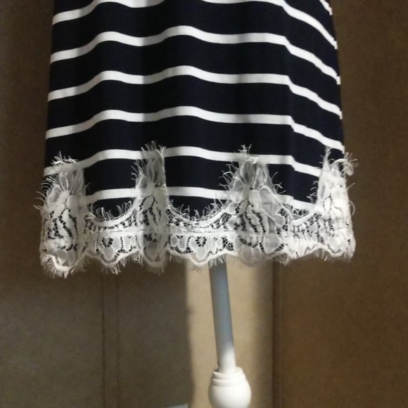 Lace Top - Picture 3 of 6